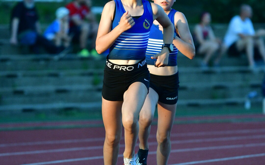 Kisaraportti: 87 mitalia 9-13-vuotiaiden piirinmestaruushuipentumasta!